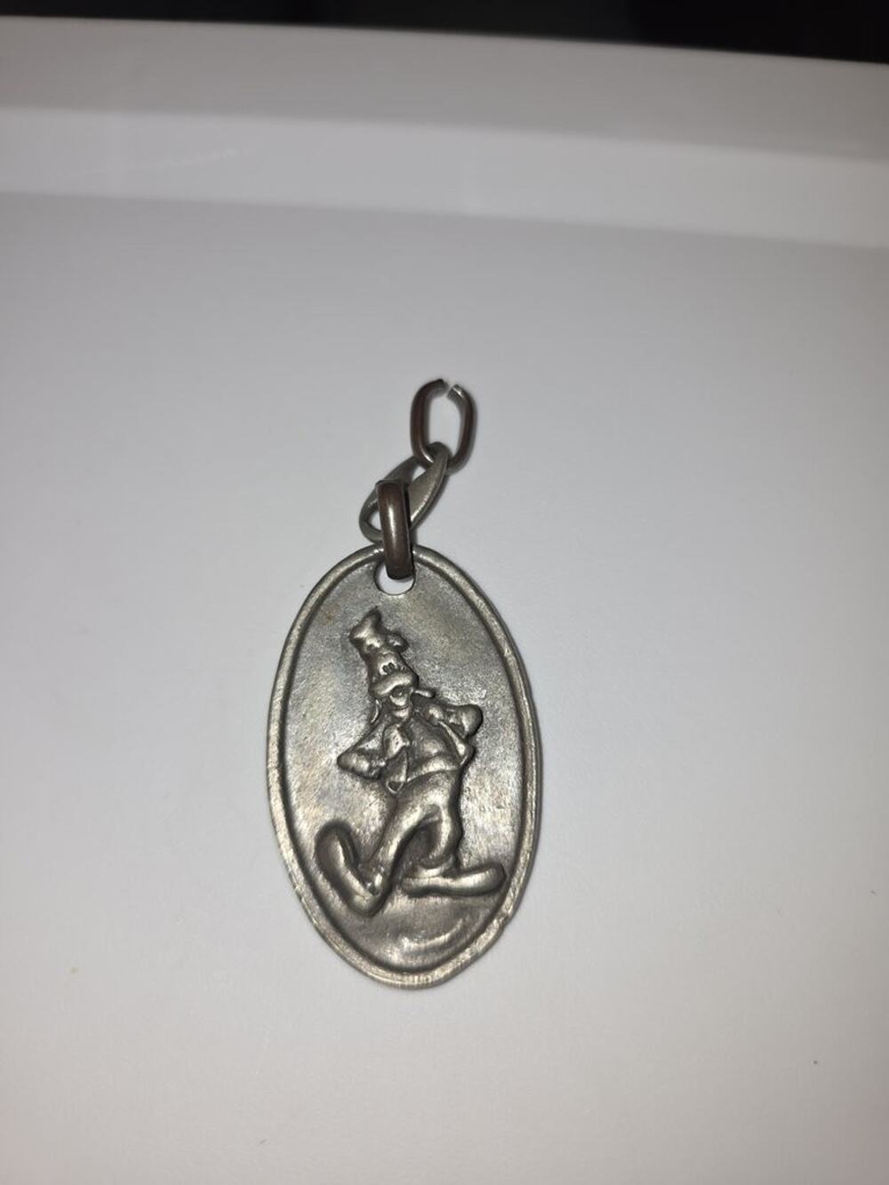 Vintage Disney Goofy Metal Keychain - Picture 1 of 2